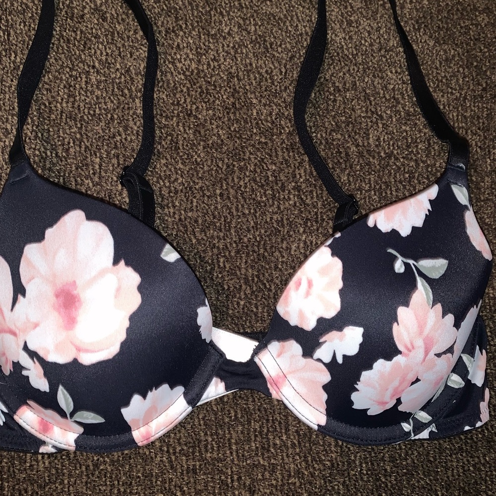 VS PINK Black + Floral Bra 32A
